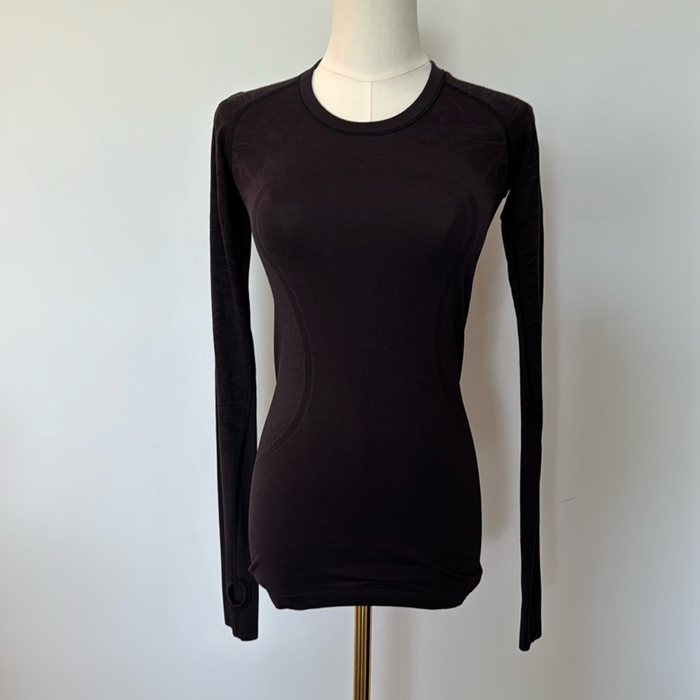 EUC Lululemon Top